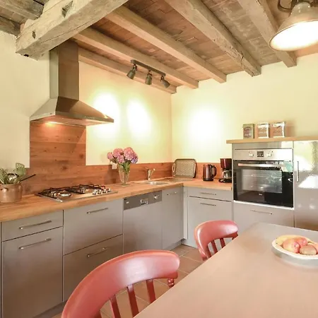 Lovely Home In Charritte De Bas With Wifi *