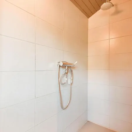 Casa de Férias 2 Bedroom In De Bas